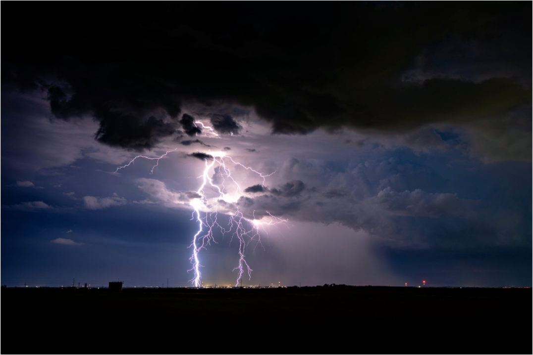 Main image Elk City Lightning Strike